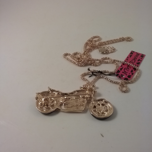 Betsey Johnson Red Motorcycle Neclace - Picture 4 of 4